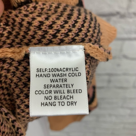 NWT Leopard Long Sleeve Knit Sweater - Picture 8 of 8